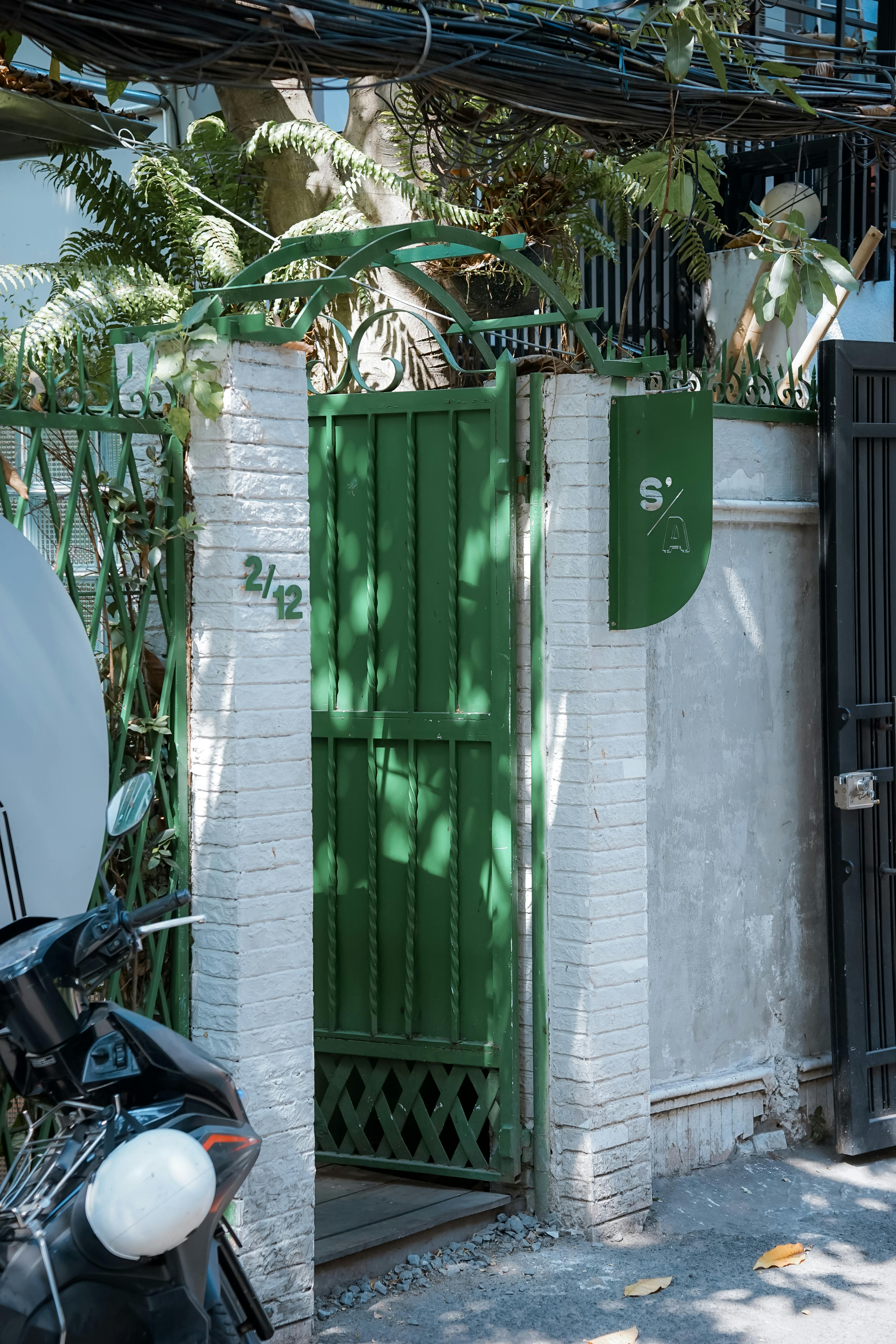 قسم البوابات المعدنية